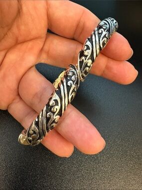 Pretty Silvertone Filigree Stretch Statement Bracelet Blackened Silver